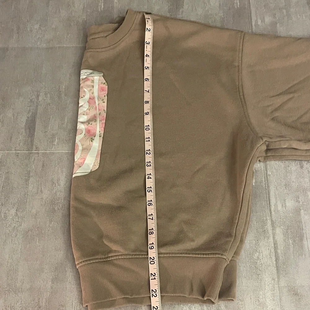 Coca Cola- tan cropped oversized sweatshirt with floral graphic and embroidery - Picture 8 of 13